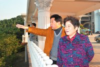 ����ͨ��ר��������������Ϸ�У�ιۿ���